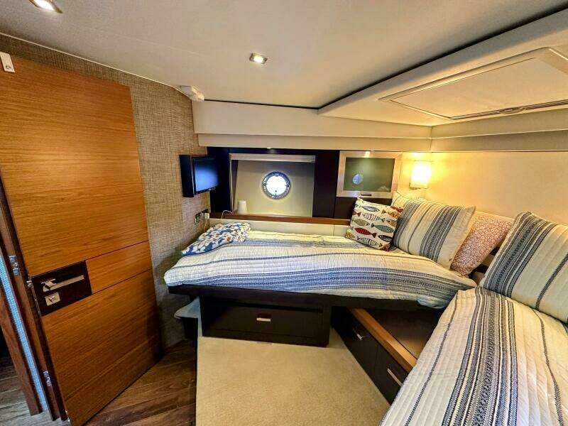 VALOR 50ft Tiara Yachts Yacht For Sale