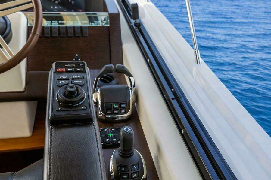 VALOR 50ft Tiara Yachts Yacht For Sale