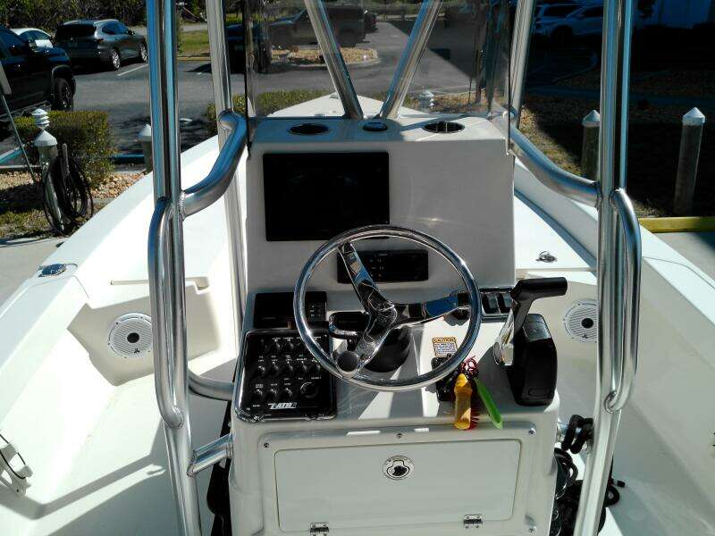 22ft Pathfinder Yacht For Sale