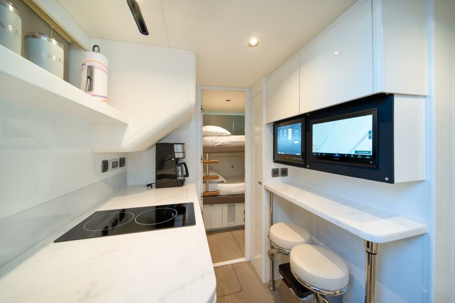 80' 2025 Princess X80