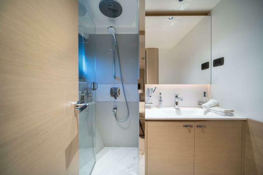 Meravi 80ft Princess Yacht For Sale