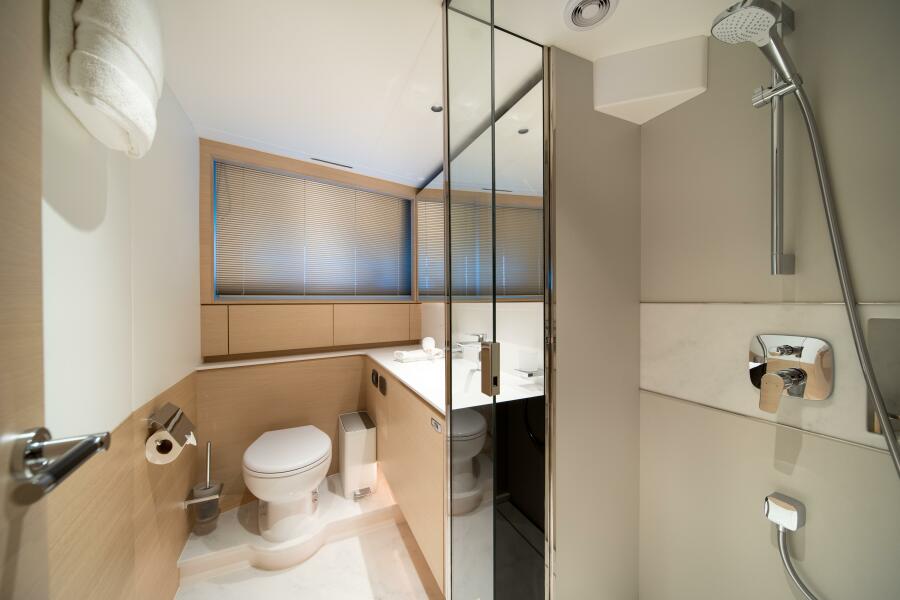 80' 2025 Princess X80