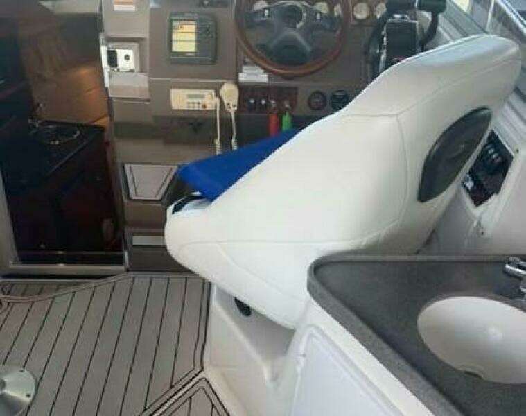 31ft Regal Yacht For Sale