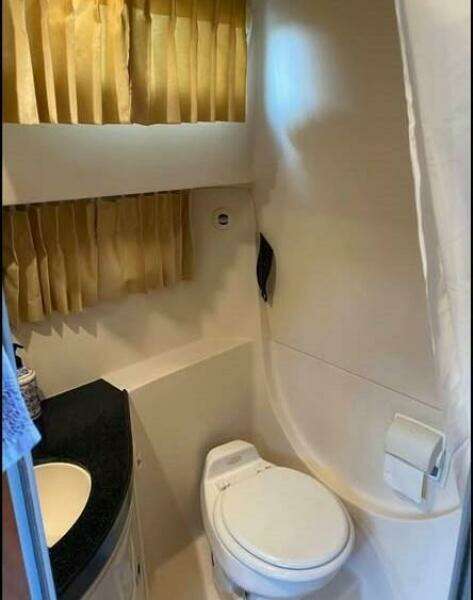 31ft Regal Yacht For Sale