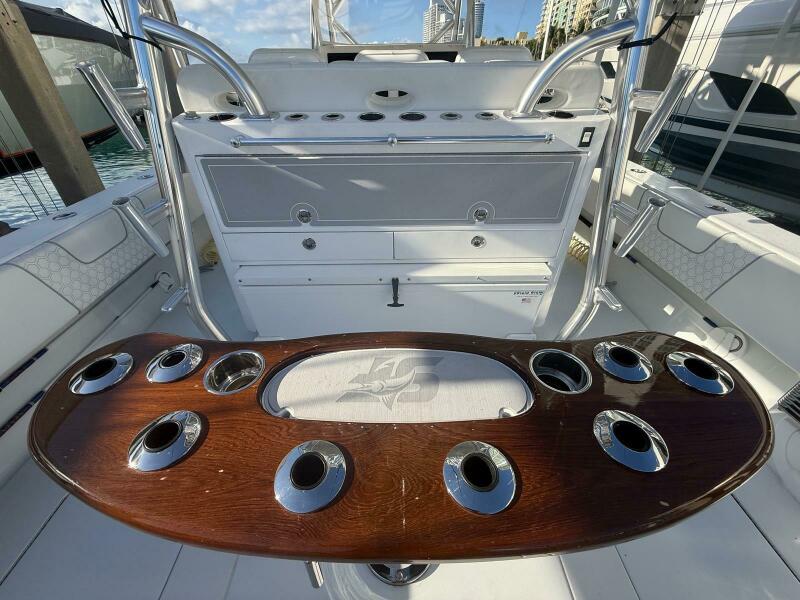 43' 2024 Contender 44 ST