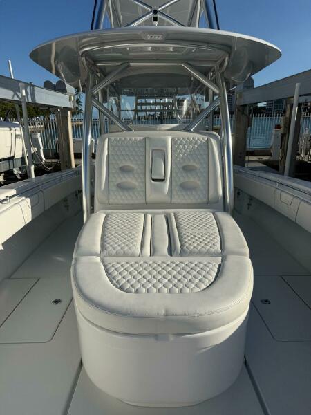 43' 2024 Contender 44 ST