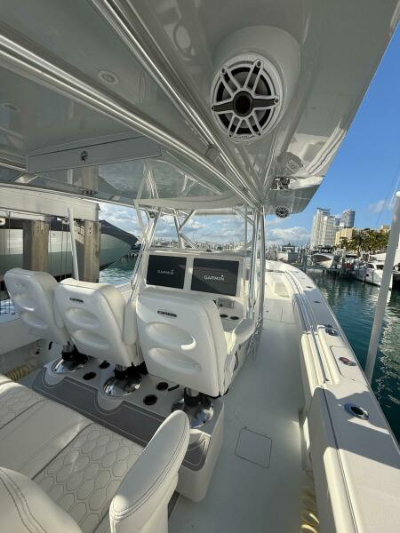 43' 2024 Contender 44 ST