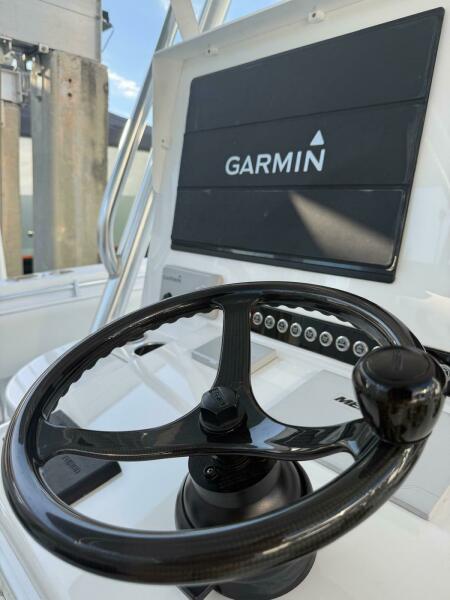 43' 2024 Contender 44 ST