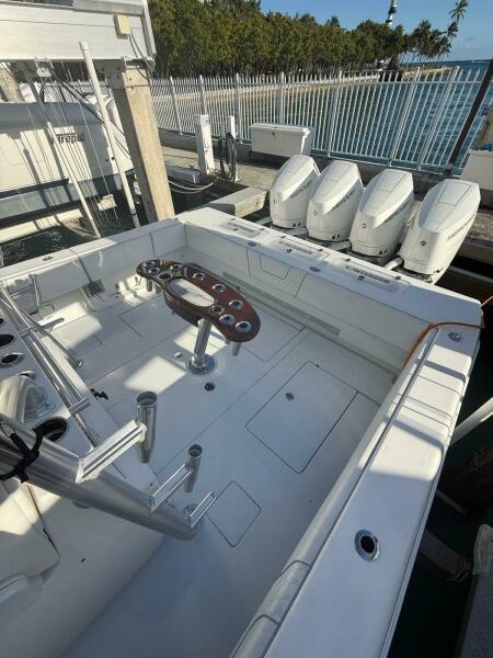 43' 2024 Contender 44 ST