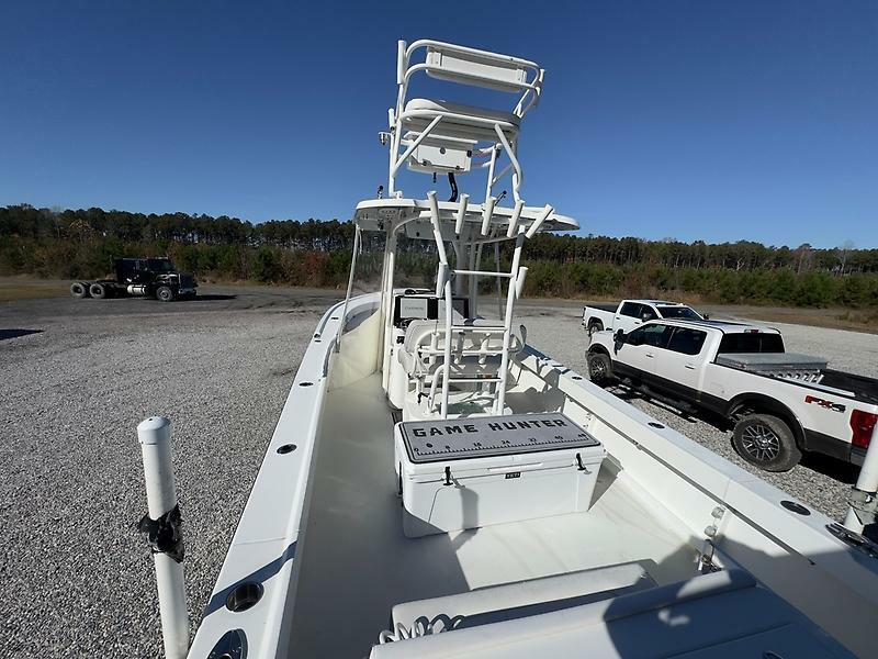 28' 2022 Parker 2801