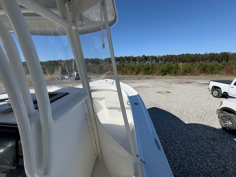 28' 2022 Parker 2801