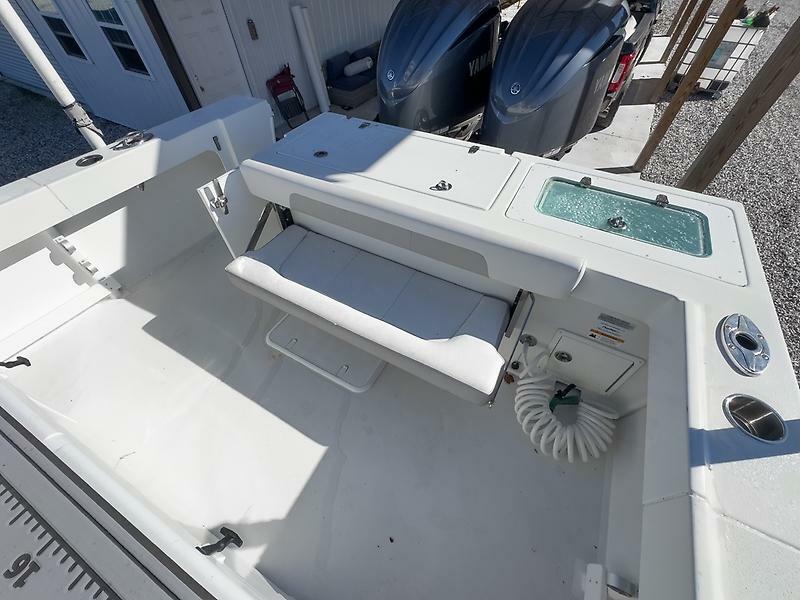 28' 2022 Parker 2801