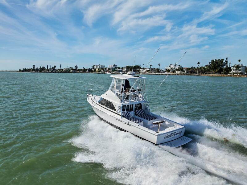 35' 2017 Bertram 35 Flybridge