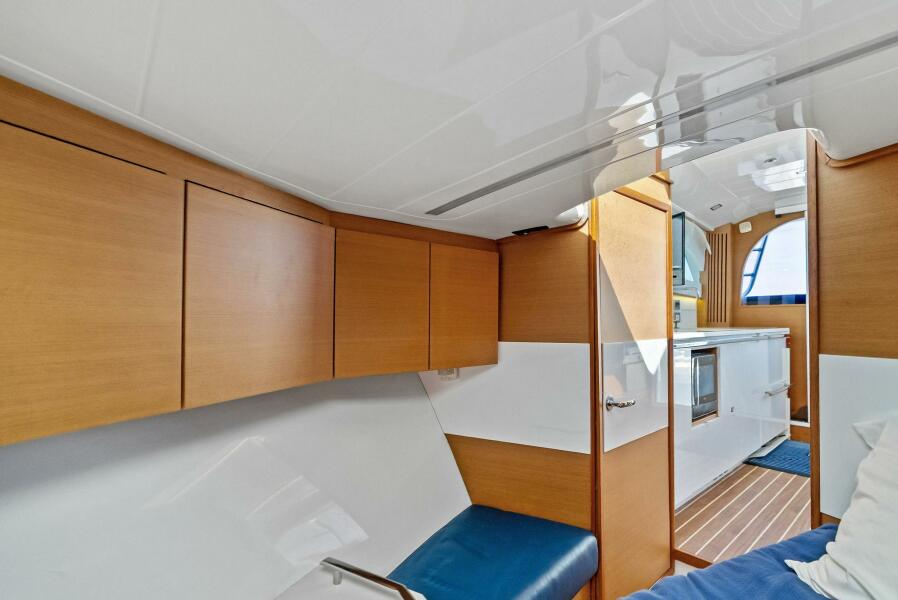 35' 2017 Bertram 35 Flybridge