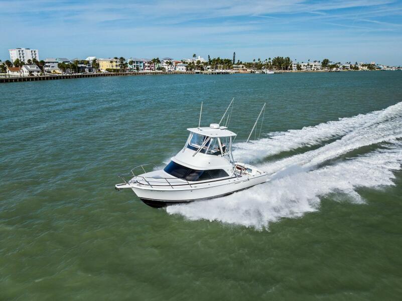 35' 2017 Bertram 35 Flybridge