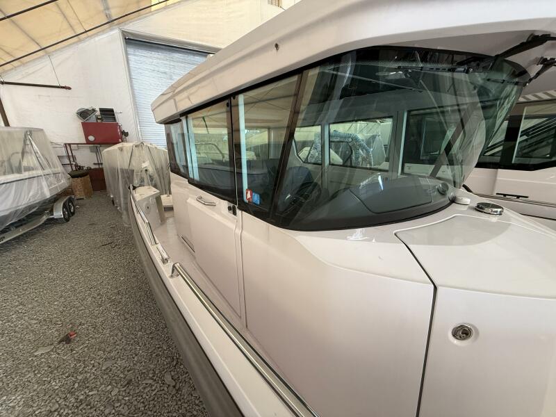 30' 2022 Axopar 28 Cabin