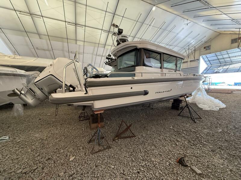 30' 2022 Axopar 28 Cabin