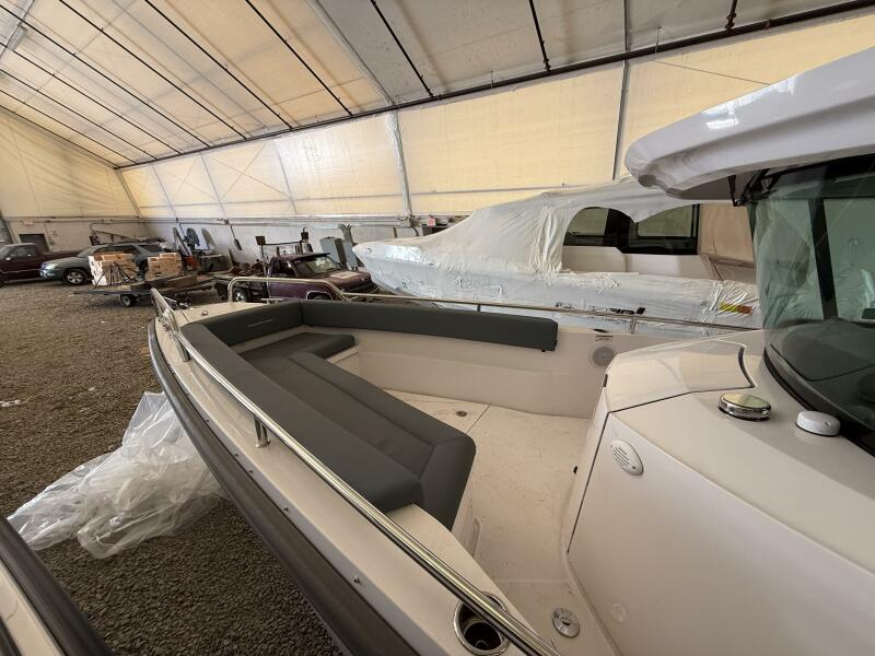 30' 2022 Axopar 28 Cabin