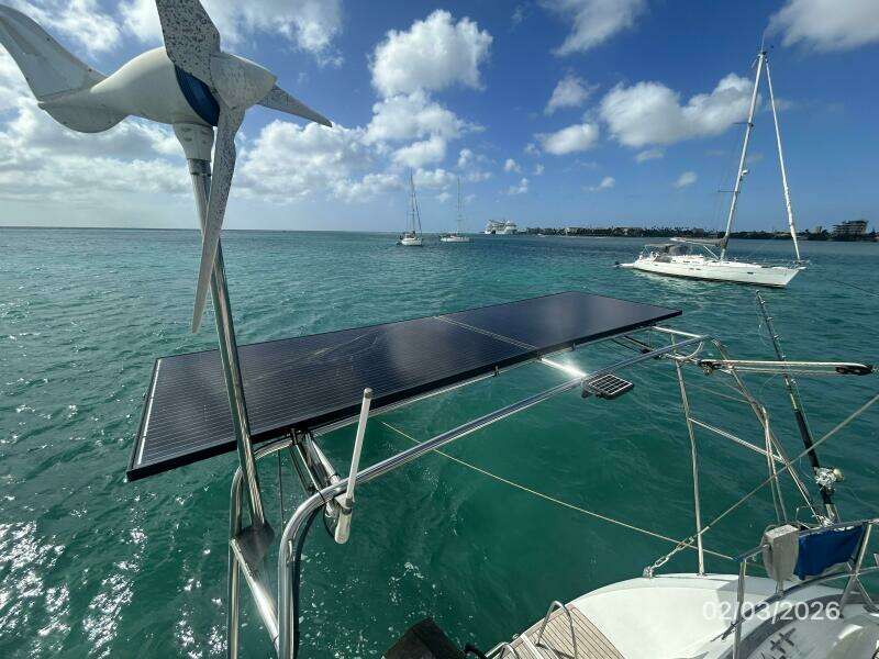 54' Jeanneau solar panel