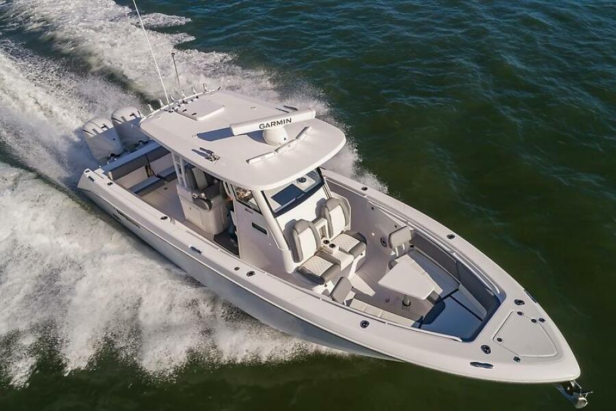 2023 Everglades 335CC — 0005553726
