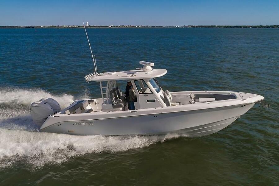 2023 Everglades 335CC — 0005553714