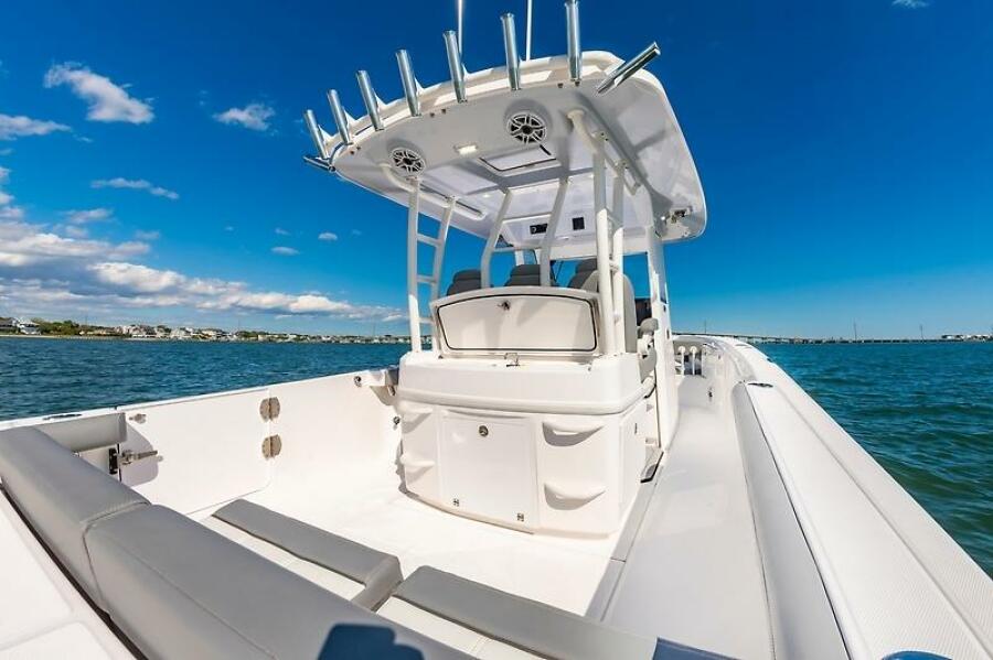2023 Everglades 335CC — 0005553717