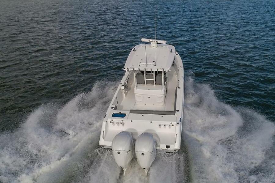 2023 Everglades 335CC — 0005553718