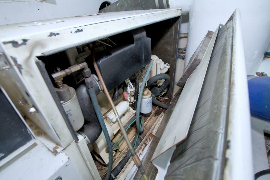 53' 1990 Viking 53 Convertible