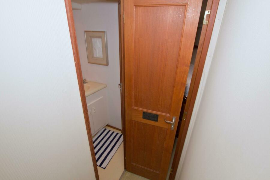 53' 1990 Viking 53 Convertible