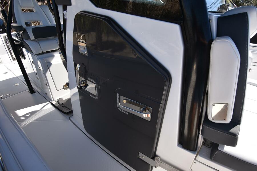 33' 2021 Blackfin 332