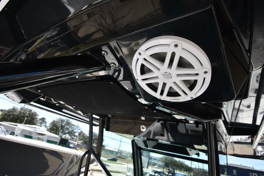 33' 2021 Blackfin 332