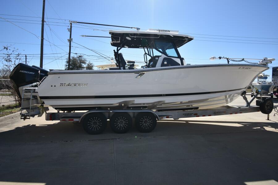 33' 2021 Blackfin 332