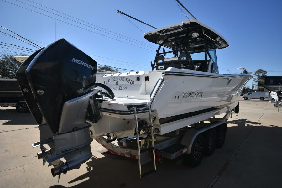 33' 2021 Blackfin 332