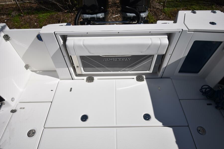 33' 2021 Blackfin 332