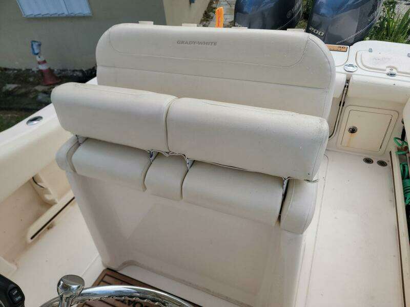 25ft Grady White Yacht For Sale