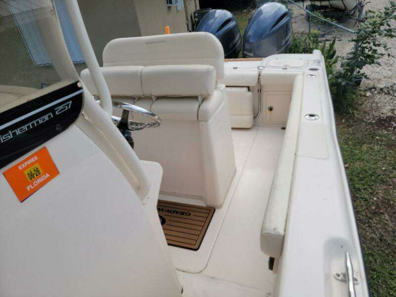25ft Grady White Yacht For Sale