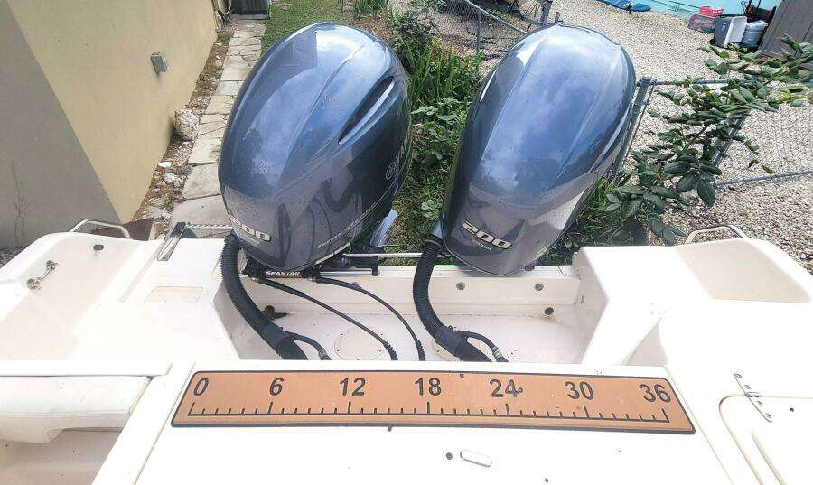 25ft Grady White Yacht For Sale