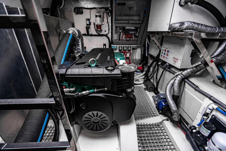 54' 2024 Aquila 54 Yacht