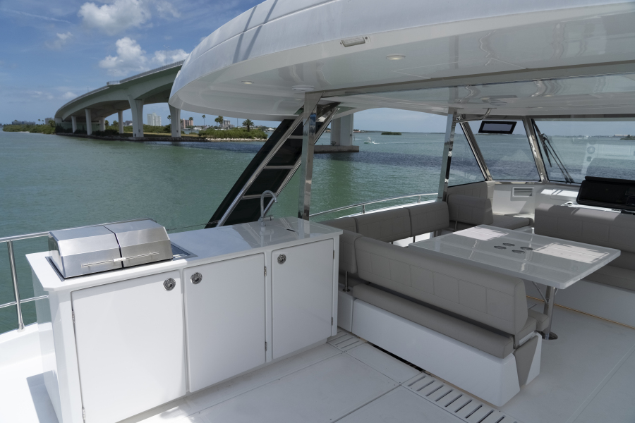 54' 2024 Aquila 54 Yacht