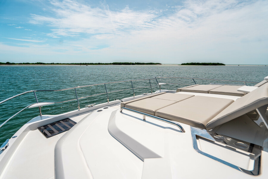 54' 2024 Aquila 54 Yacht