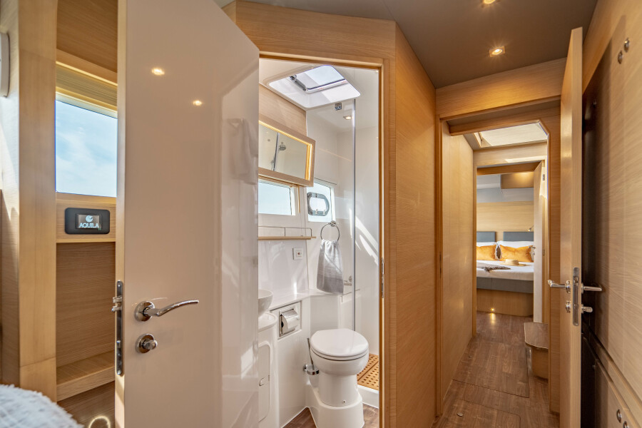 54' 2024 Aquila 54 Yacht