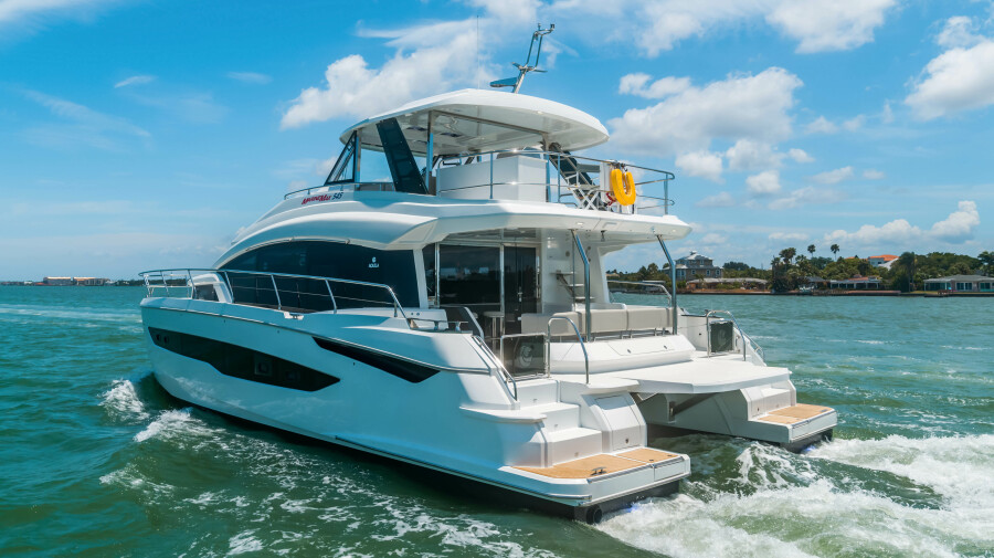 54' 2024 Aquila 54 Yacht