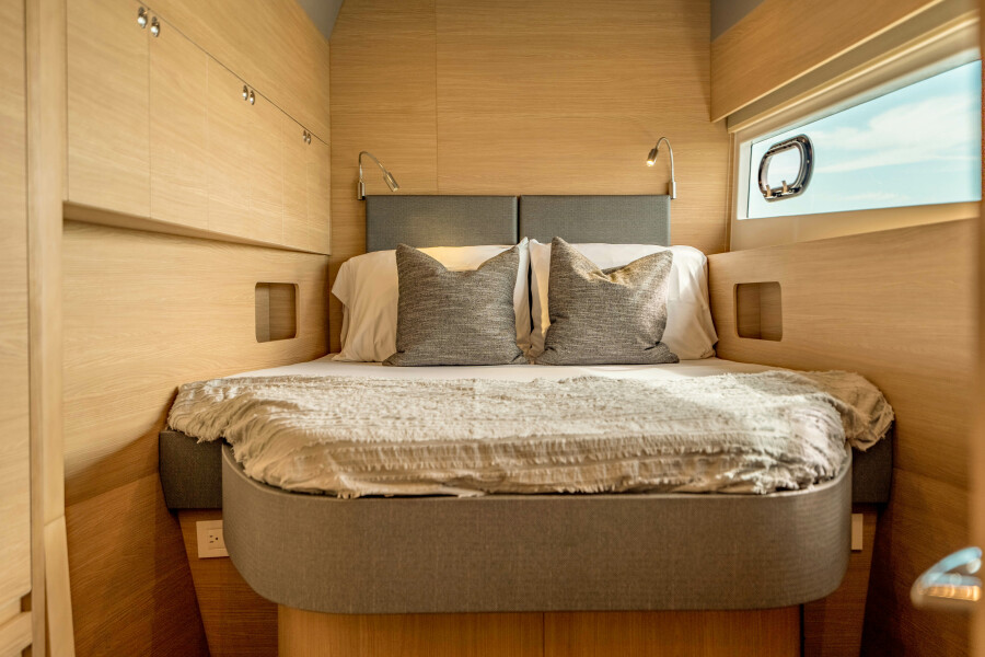 54' 2024 Aquila 54 Yacht