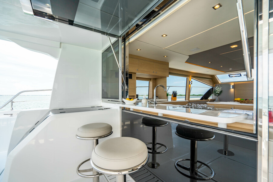 54' 2024 Aquila 54 Yacht