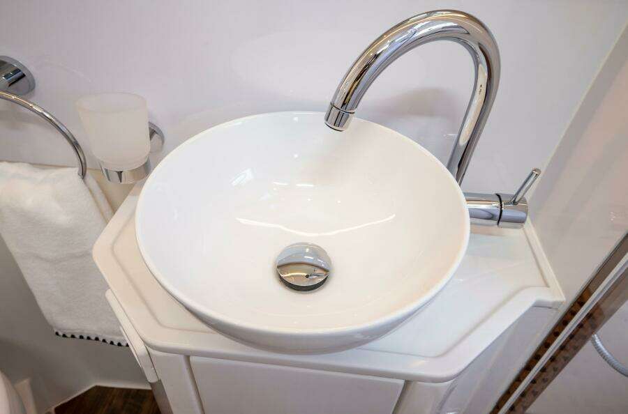 54ft Aquila Yacht For Sale