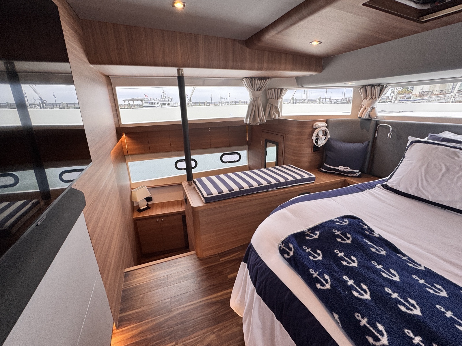 2024 Aquila 54 Yacht