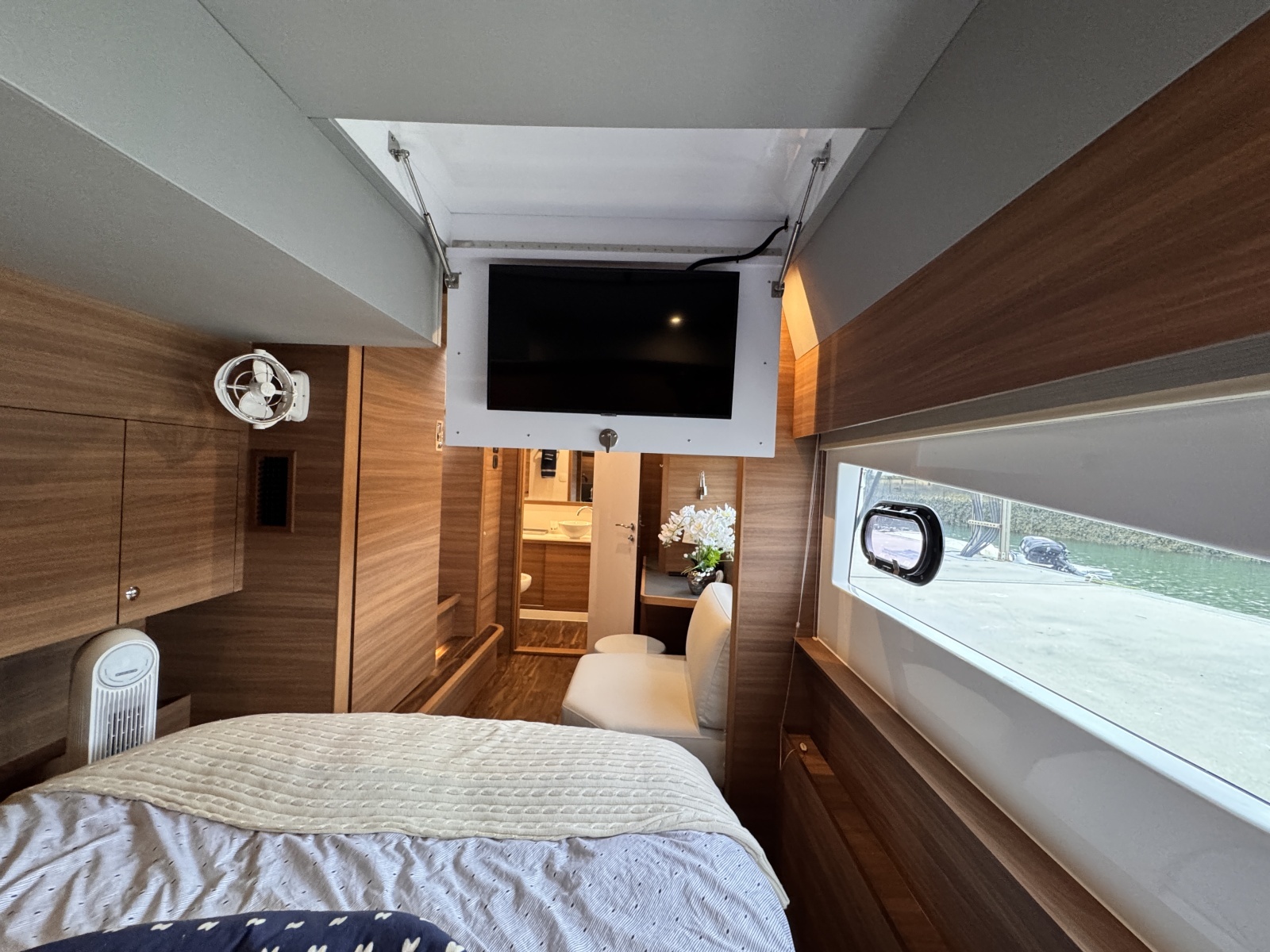 2024 Aquila 54 Yacht