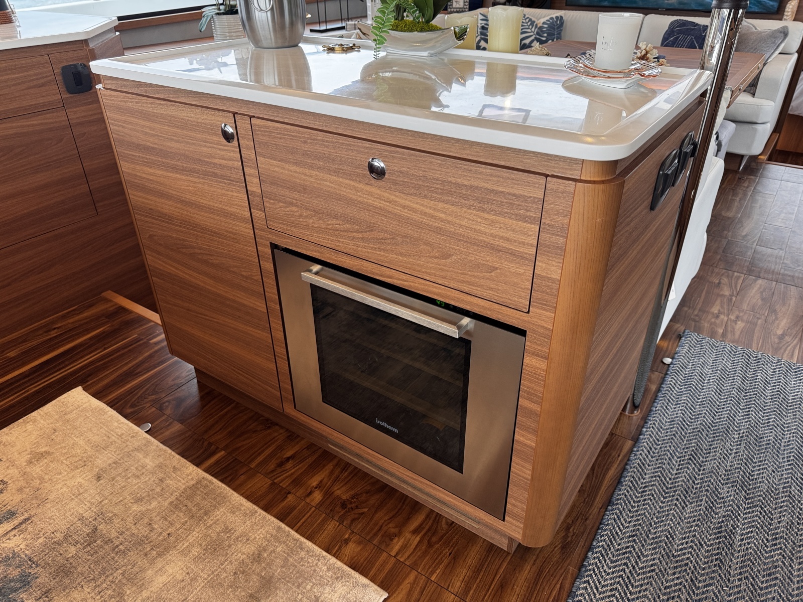 2024 Aquila 54 Yacht