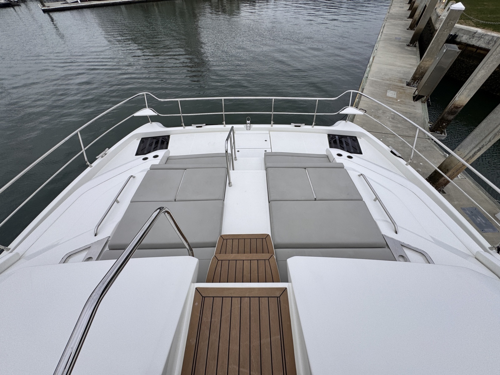 2024 Aquila 54 Yacht