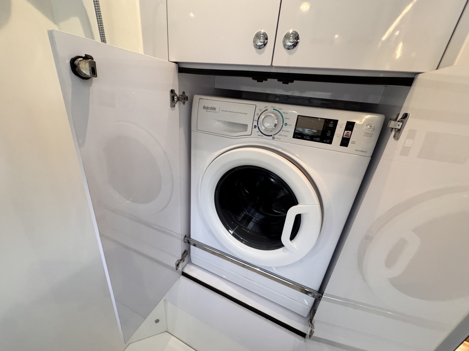 2024 Aquila 54 Yacht